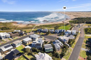 Birubi Point House, 56 Ocean Ave - stunning water views, ducted air con